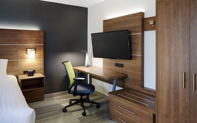 Holiday Inn Express Toronto - Downtown by IHG