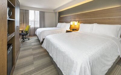 Holiday Inn Express Toronto - Downtown by IHG