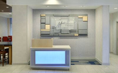 Holiday Inn Express Toronto - Downtown by IHG