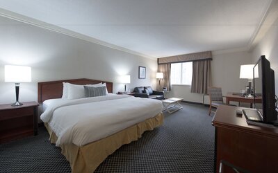 Toronto Don Valley Hotel and Suites