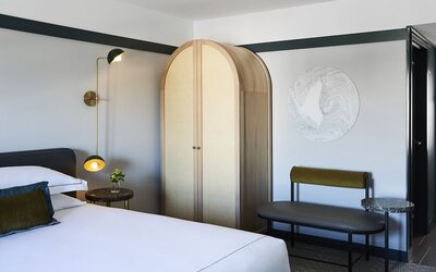 Kimpton Saint George by IHG
