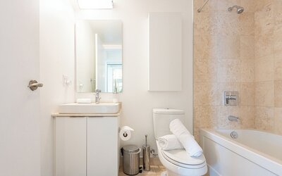 Beautiful Luxurious Modern Suite