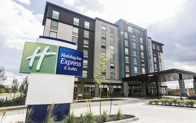 Holiday Inn Express & Suites Toronto Airport South by IHG