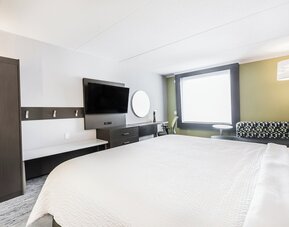 Holiday Inn Express & Suites Toronto Airport South by IHG