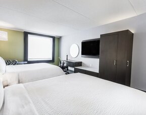 Holiday Inn Express & Suites Toronto Airport South by IHG