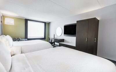 Holiday Inn Express & Suites Toronto Airport South by IHG