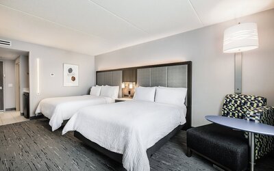 Holiday Inn Express & Suites Toronto Airport South by IHG