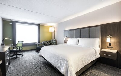 Holiday Inn Express & Suites Toronto Airport South by IHG