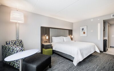 Holiday Inn Express & Suites Toronto Airport South by IHG