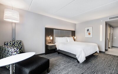 Holiday Inn Express & Suites Toronto Airport South by IHG