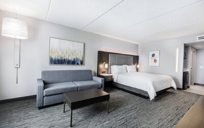 Holiday Inn Express & Suites Toronto Airport South by IHG
