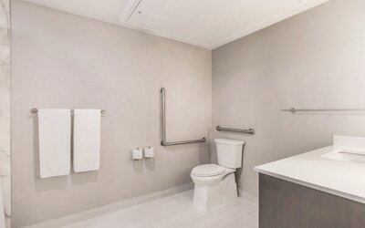 Holiday Inn Express & Suites Toronto Airport South by IHG