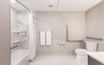 Holiday Inn Express & Suites Toronto Airport South by IHG