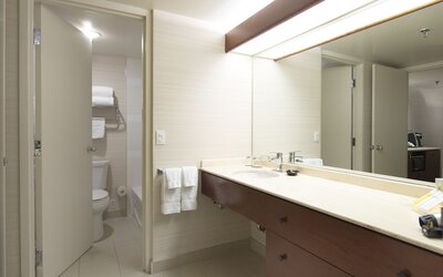 Cambridge Suites Toronto
