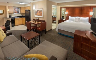 Residence Inn by Marriott Toronto Downtown / Entertainment District