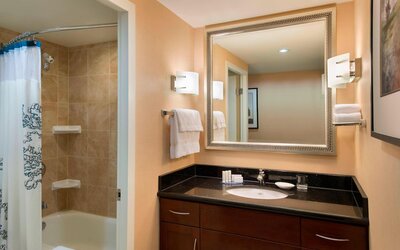 Residence Inn by Marriott Toronto Downtown / Entertainment District
