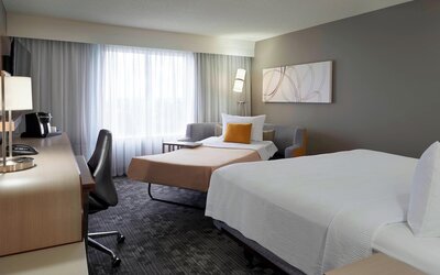 Courtyard by Marriott Toronto Airport