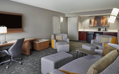 Courtyard by Marriott Toronto Airport
