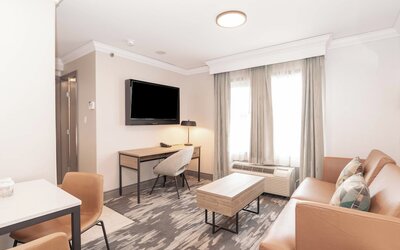 Sandman Signature Toronto Airport Hotel