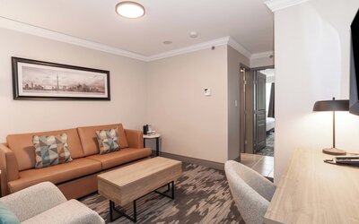 Sandman Signature Toronto Airport Hotel