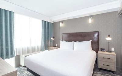 Sandman Signature Toronto Airport Hotel