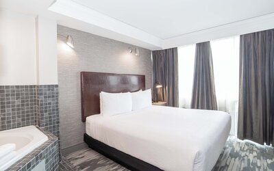 Sandman Signature Toronto Airport Hotel