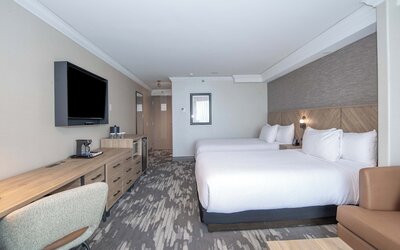 Sandman Signature Toronto Airport Hotel