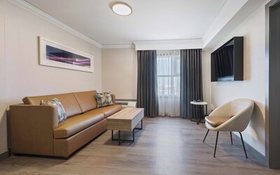 Sandman Signature Toronto Airport Hotel