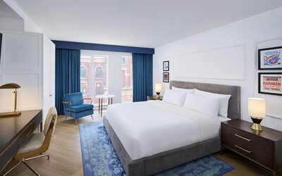 Pantages Hotel Downtown Toronto