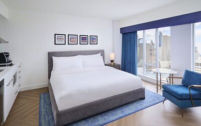 Pantages Hotel Downtown Toronto