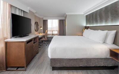 Crowne Plaza Toronto Airport by IHG