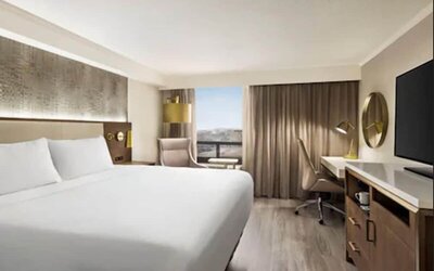 Crowne Plaza Toronto Airport by IHG