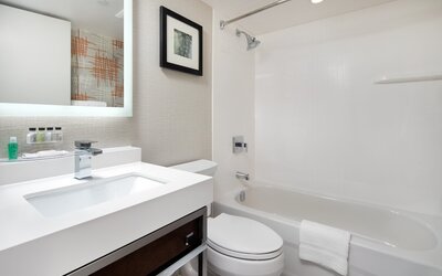Crowne Plaza Toronto Airport by IHG