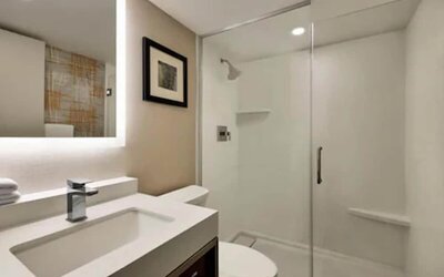 Crowne Plaza Toronto Airport by IHG