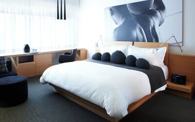 Le Germain Hotel Maple Leaf Square