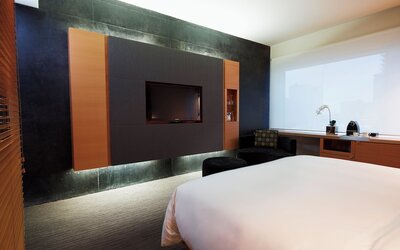 Le Germain Hotel Maple Leaf Square