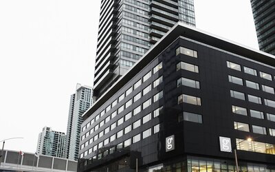Le Germain Hotel Maple Leaf Square