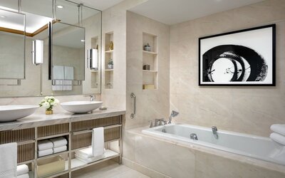 The Ritz-Carlton, Toronto