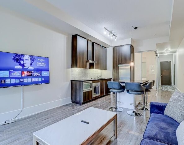 Toronto Icon Suites - CN Tower Downtown