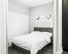 Toronto Icon Suites - CN Tower Downtown