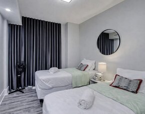 Toronto Icon Suites - CN Tower Downtown