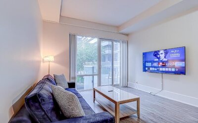 Toronto Icon Suites - CN Tower Downtown