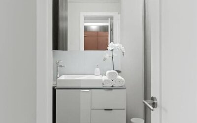 Skyline Suites - Next to MTCC, ACC & CN Tower