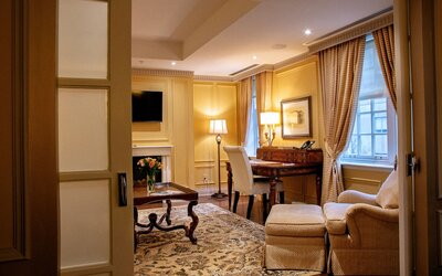 Windsor Arms Hotel