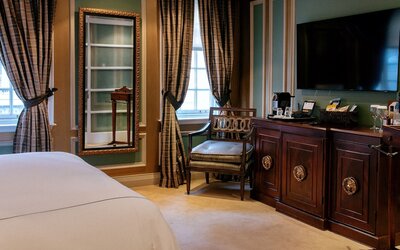 Windsor Arms Hotel