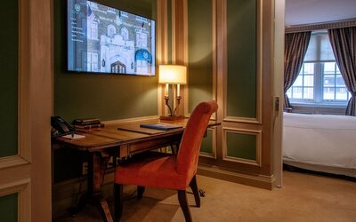 Windsor Arms Hotel