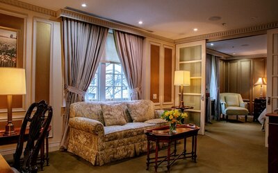 Windsor Arms Hotel