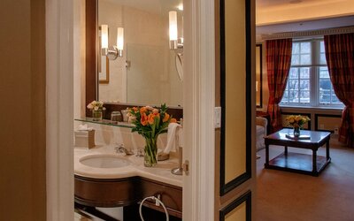 Windsor Arms Hotel