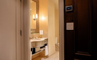 Windsor Arms Hotel