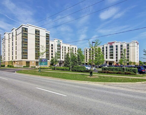 Homewood Suites by Hilton Toronto Airport Corporate Centre